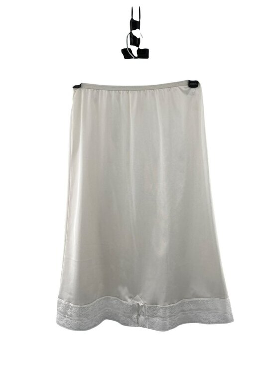 Komar Other - Komar Half Slip Womens M Tall Cream Nylon Lace Trim Vintage USA Small Bow